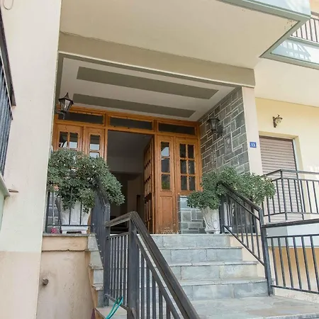 Luxury Lila House Under The Rocks Apartment *