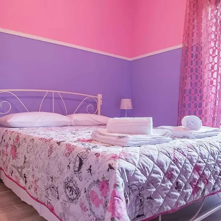 Apartament Luxury Lila House Under The Rocks