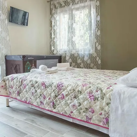Luxury Lila House Under The Rocks * Kalambaka