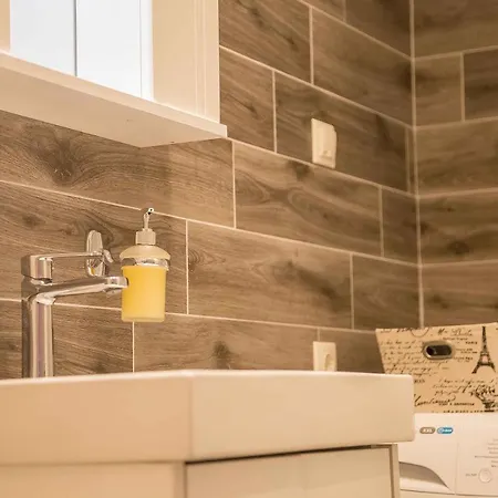 Luxury Lila House Under The Rocks Kalambaka