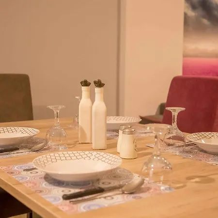 Luxury Lila House Under The Rocks Apartament *