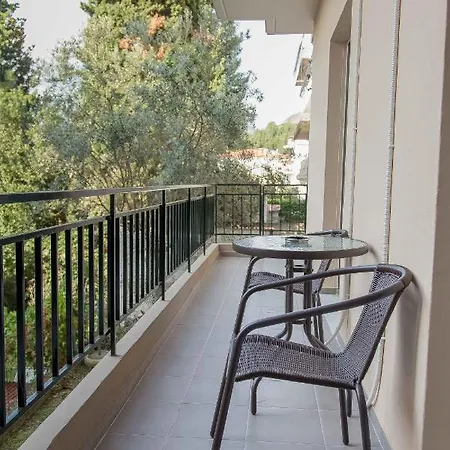 Luxury Lila House Under The Rocks Kalambaka