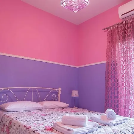 Luxury Lila House Under The Rocks * Kalambaka