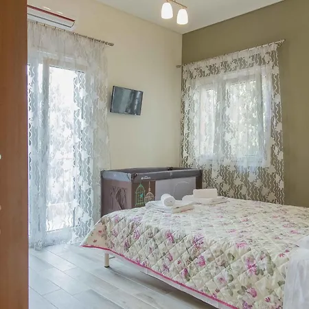 Luxury Lila House Under The Rocks Apartment *
