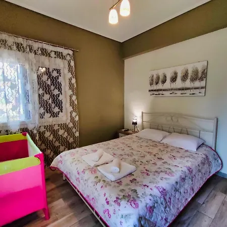 Luxury Lila House Under The Rocks