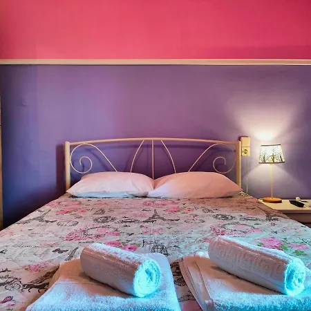 Luxury Lila House Under The Rocks Kalambaka