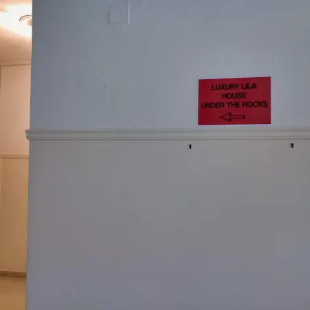 Luxury Lila House Under The Rocks