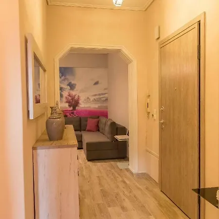 Luxury Lila House Under The Rocks