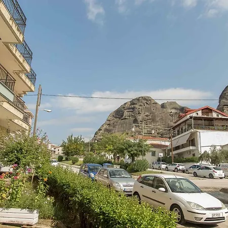 Apartment Luxury Lila House Under The Rocks