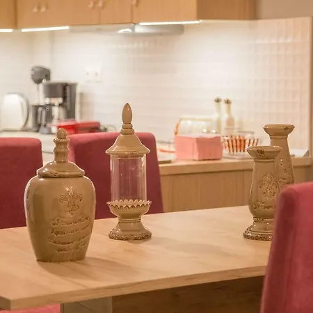 Luxury Lila House Under The Rocks Appartement Kalambaka