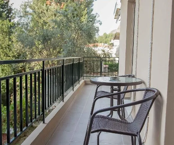 Luxury Lila House Under The Rocks Kalambaka