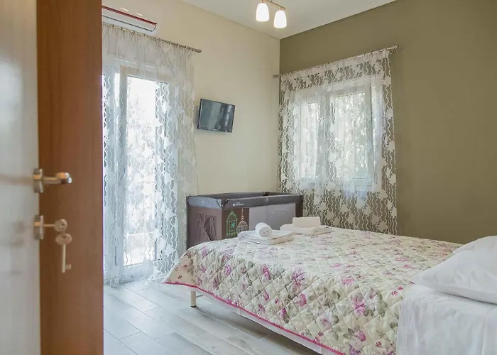 Luxury Lila House Under The Rocks Apartament *