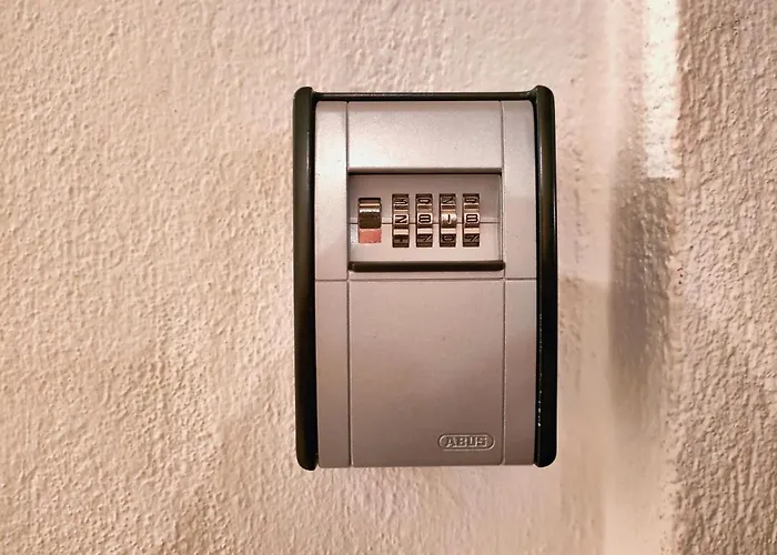 Apartment Luxury Lila House Under The Rocks