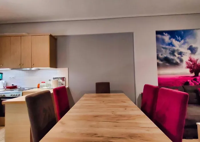 Apartment Luxury Lila House Under The Rocks Kalambaka