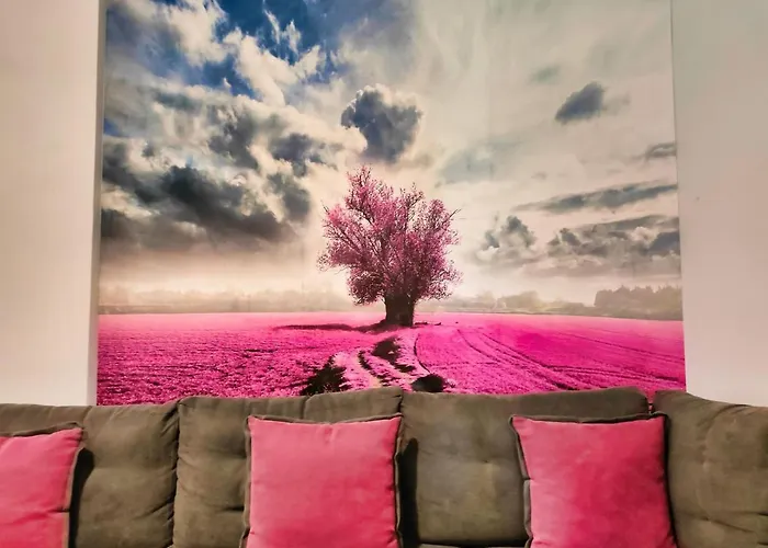 Luxury Lila House Under The Rocks Apartament