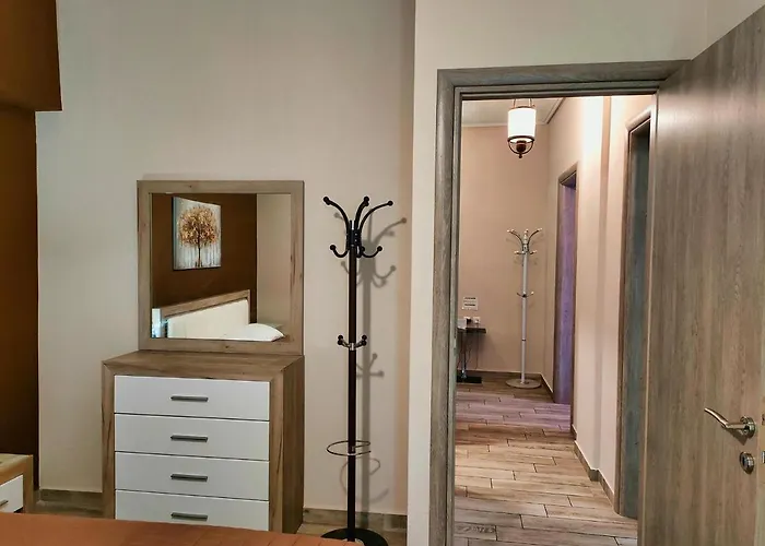 Luxury Lila House Under The Rocks Apartament *