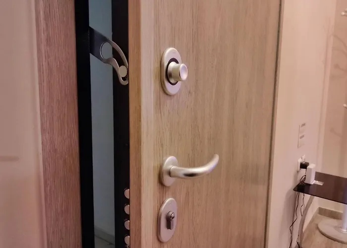 Apartment Luxury Lila House Under The Rocks