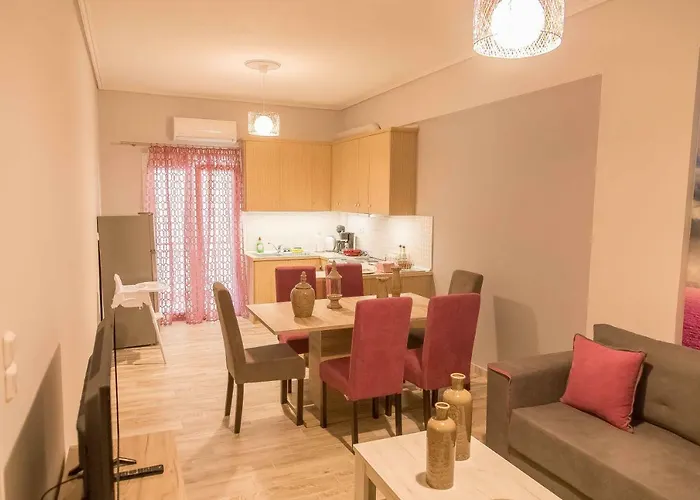 Luxury Lila House Under The Rocks