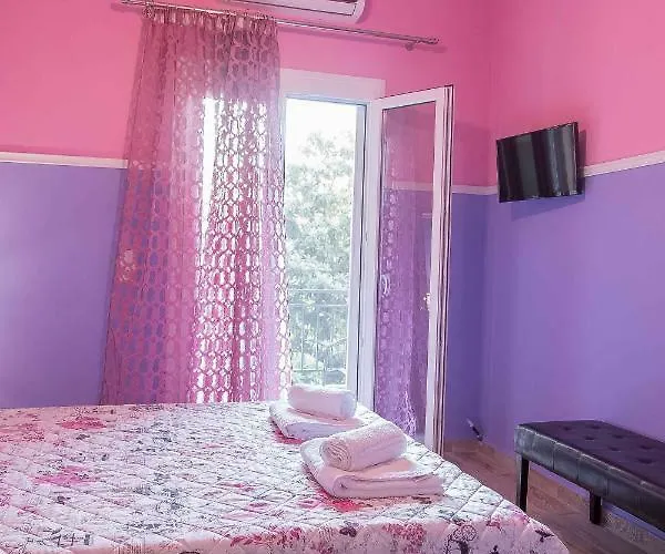 Luxury Lila House Under The Rocks Kalambaka